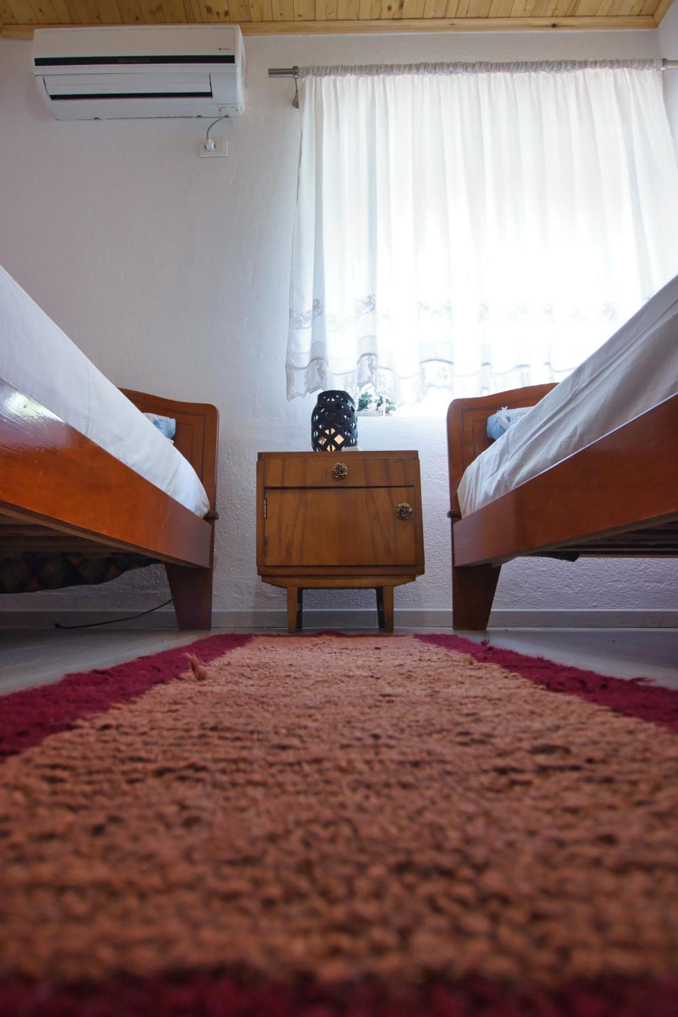 Guest House Denis ジロカストラ エクステリア 写真